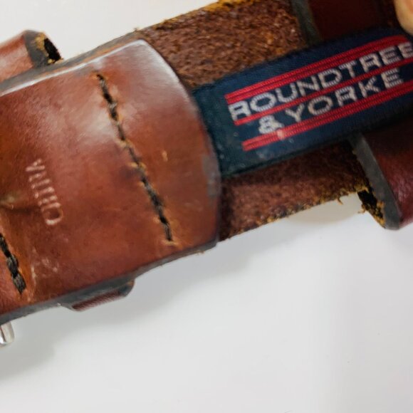 Roundtree Yorke Saddle Brown Leather Belt Sz 34 Classic Buckle Jean Casual Dress - Picture 11 of 14